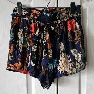 NWT Wanderlux floral shorts, medium